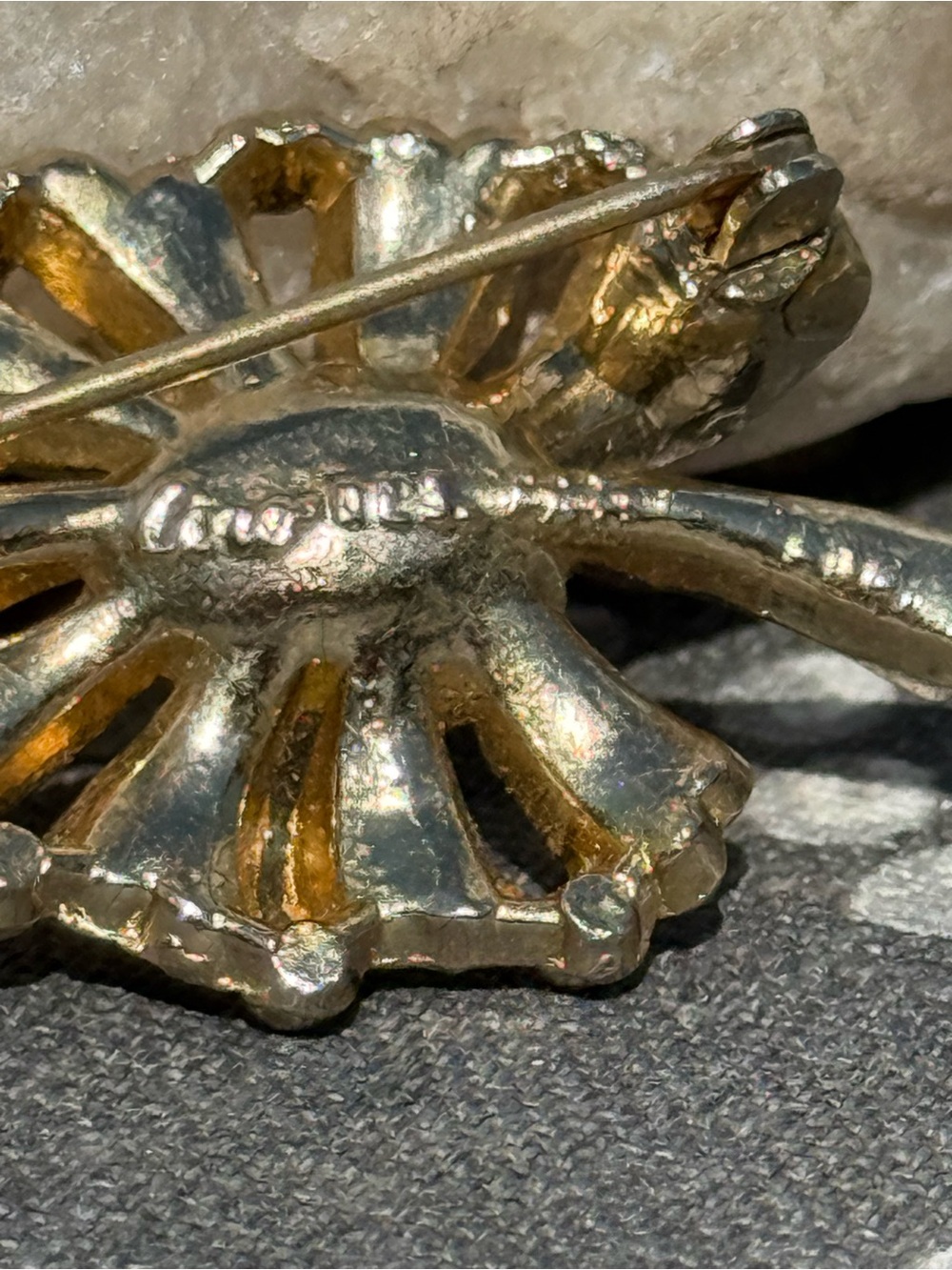 Vintage "Caro Des.",1950's MId Century Leaf Green Crystal Pearl Brooch - Picture 4 of 8